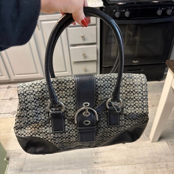 Elegant Black and Gray Women's Handbag - Picture 8 of 8